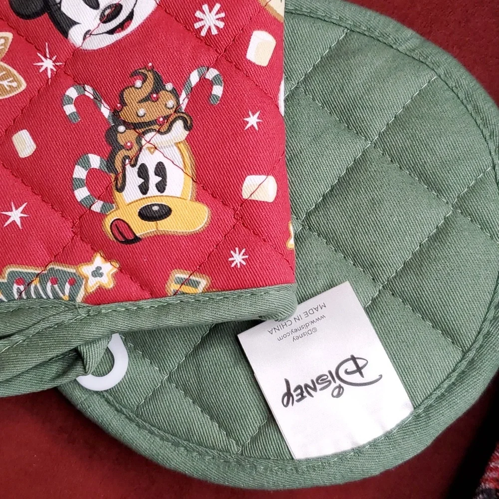 Mickey Mouse Holiday Oven Mitt Set‎ - Red